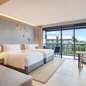 Large Twin Room Pool View